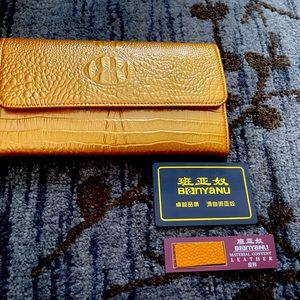 Gold Leather Wallet/Clutch faux Crocodile Banyanu NWT, Authenticity Card w/#